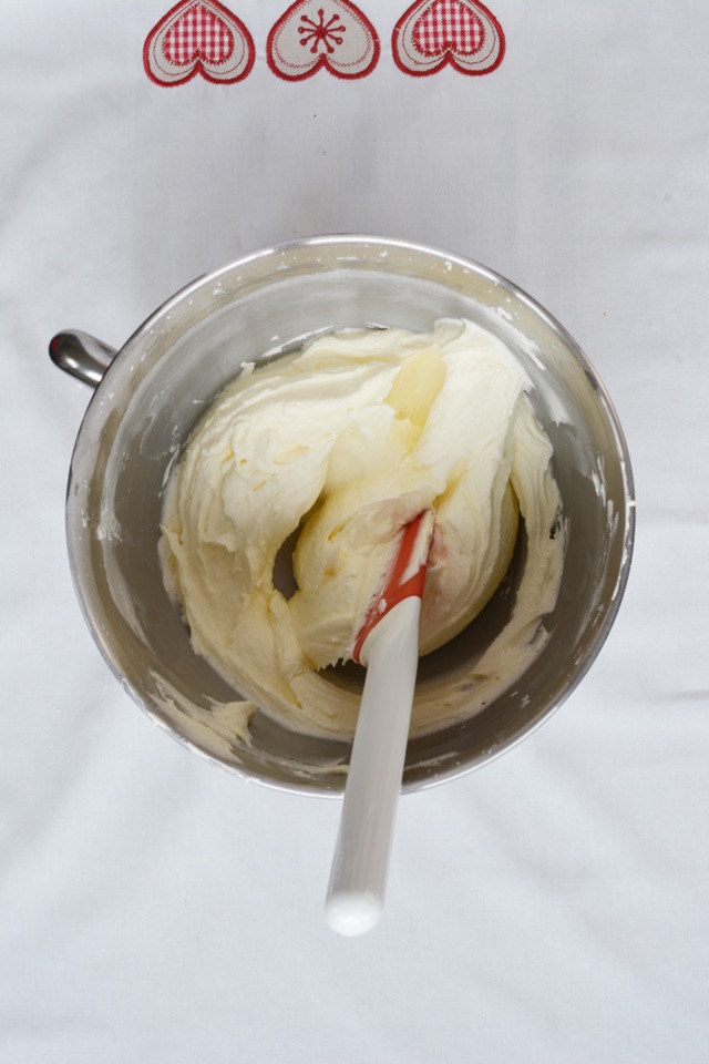 How To Make The Perfect Buttercream Frosting - Lauren Caris Cooks