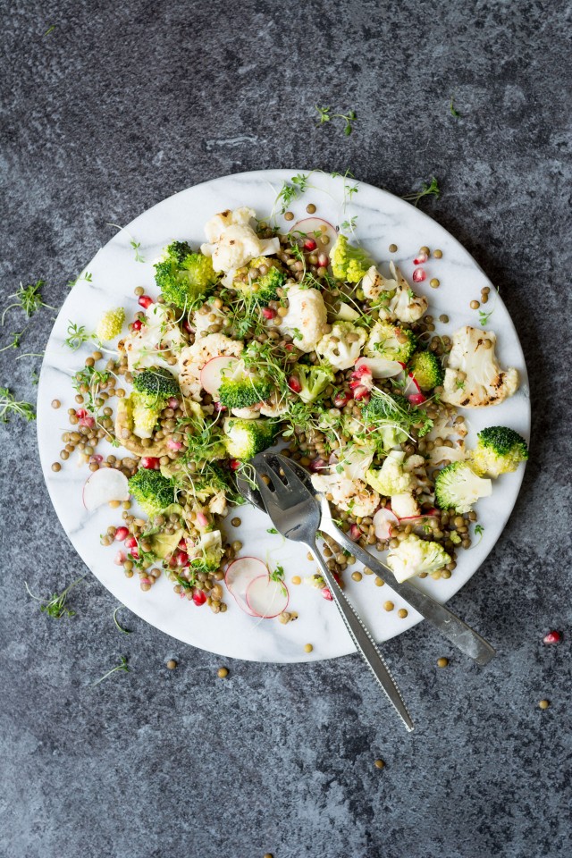 A delicious, crunchy salad, perfect for packing up and enjoying on a summer picnic! The cauliflower is lightly chargrilled, giving it that smoky flavour reminiscent of a summer barbeque, then it’s tossed with warm, lemony lentils and topped with fresh broccoli, radishes, and pomegranate seeds!