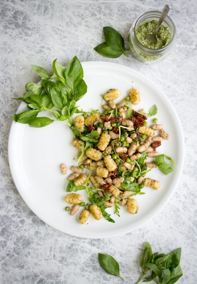 Vegan Gnocchi with Arugula. A simple dish that's perfect for making ahead for lunch!